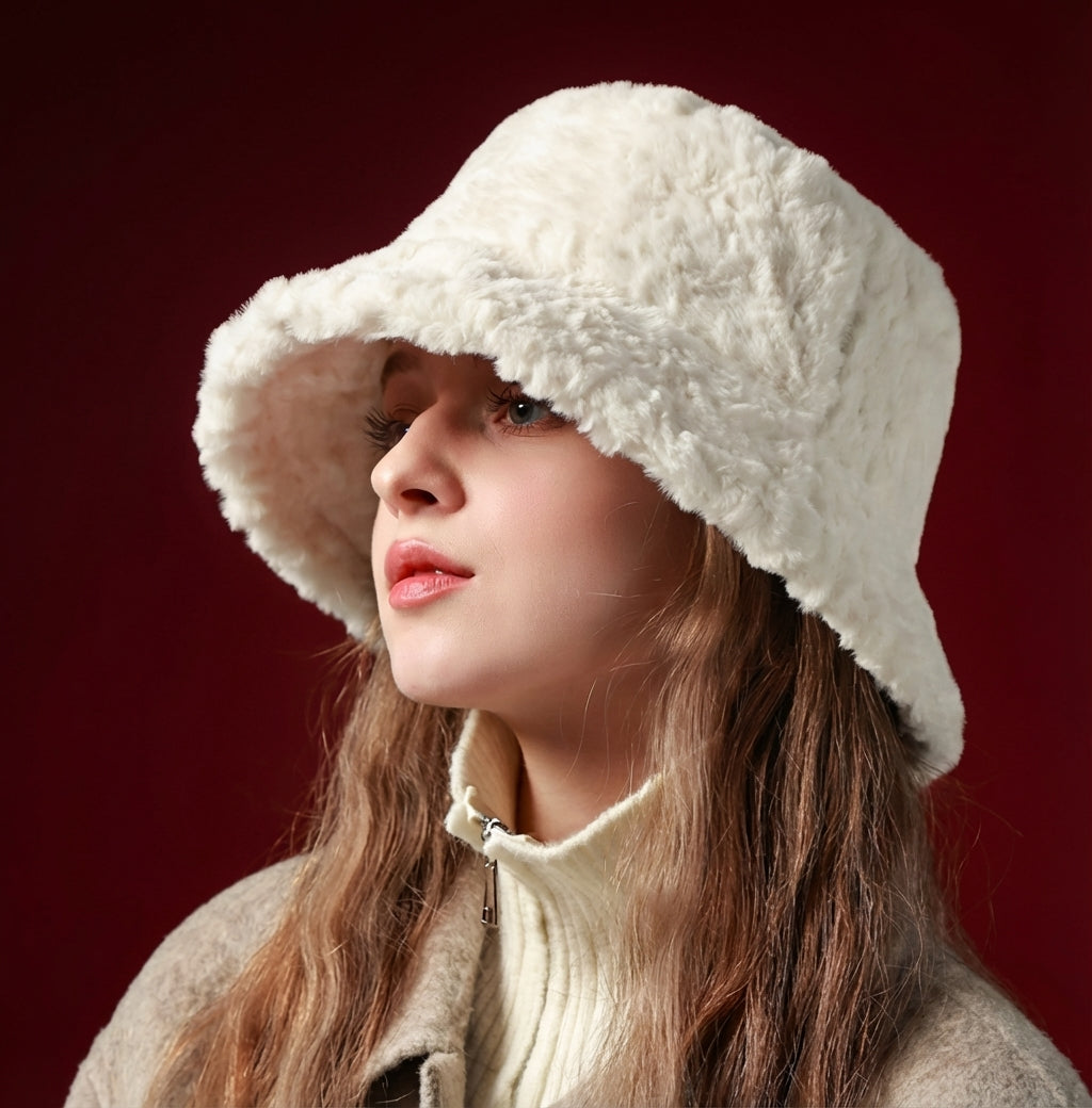 Avéra Plush Bucket Hat