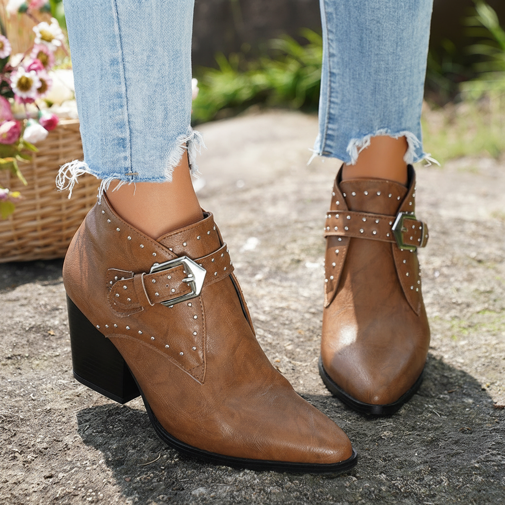 Avéra Western Buckle Boot Heels
