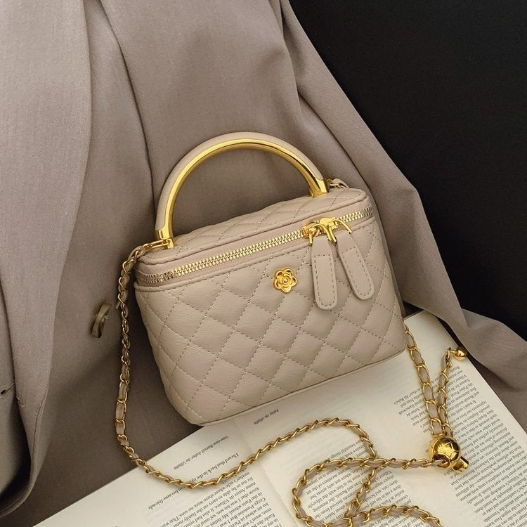 Avéra Quilted Legacy Vanity Bag