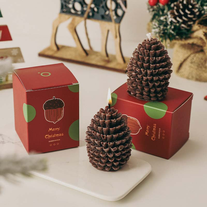 Holly & Pine Christmas Gifting Pinecone Candle
