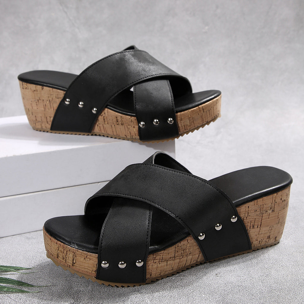 Avéra District Cross Wedge Sandals