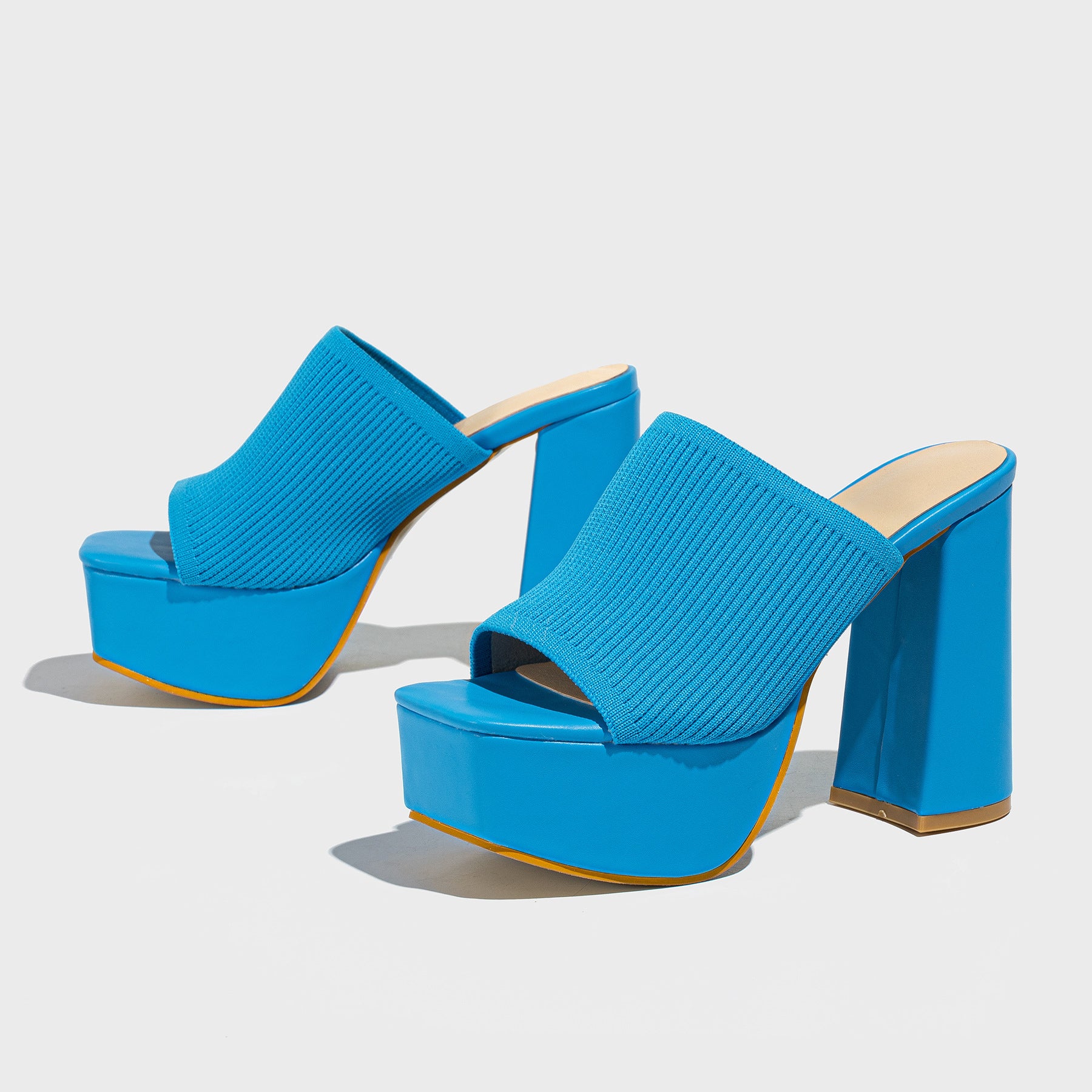 Avéra Knit Platform Heels