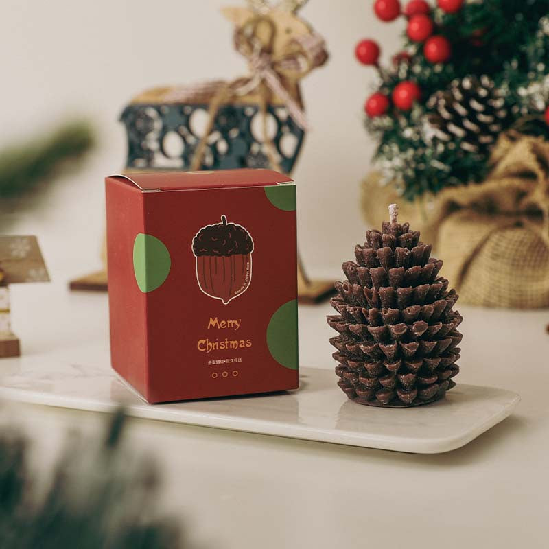 Holly & Pine Christmas Gifting Pinecone Candle