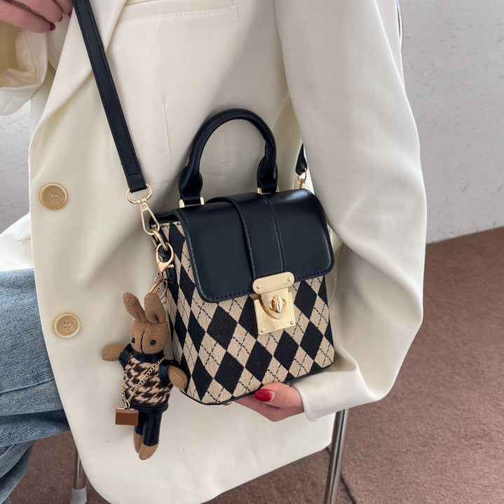 Avéra Frenchie Bunny Square Bag