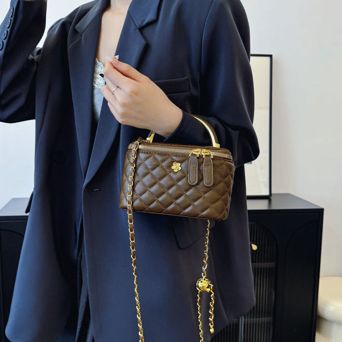 Avéra Quilted Legacy Vanity Bag